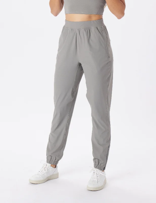 Imeless Style Motion Jogger: Silver Fog