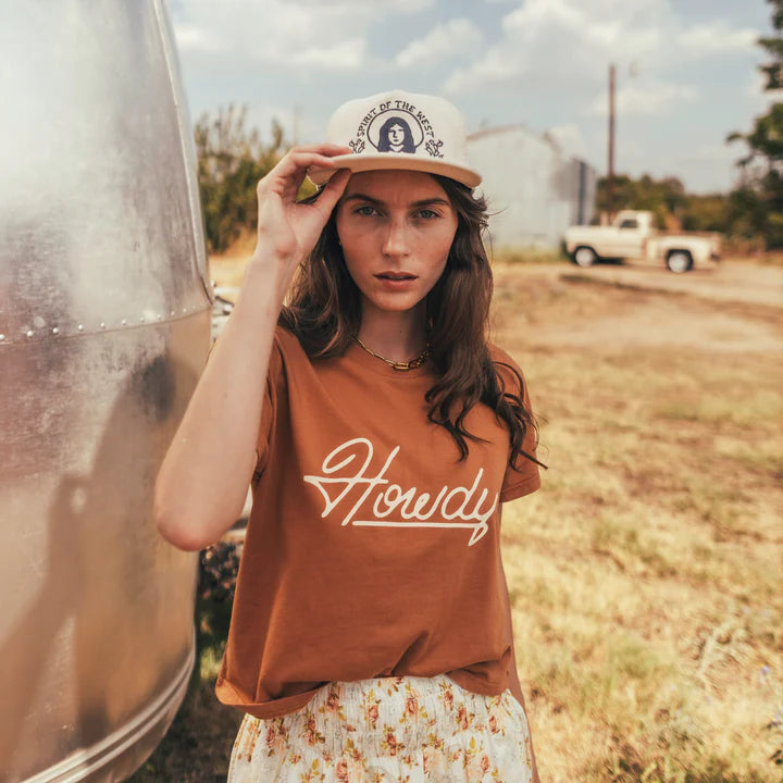 Women Wear Online Sendero HOWDY DUDE WOMEN'S CROP TEE - MEERKAT