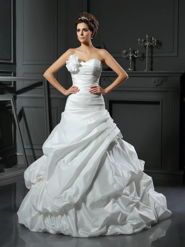 Chic Styles Ball Gown Sweetheart Hand-Made Flower Sleeveless Long Taffeta Wedding Dresses