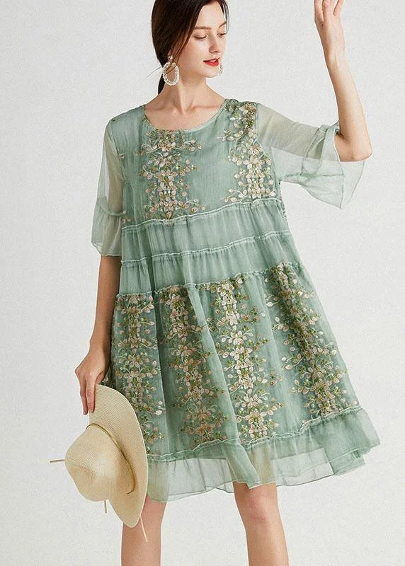 Holiday Glam Art Green Embroideried O-Neck Loose Summer Flare Sleeve Dress