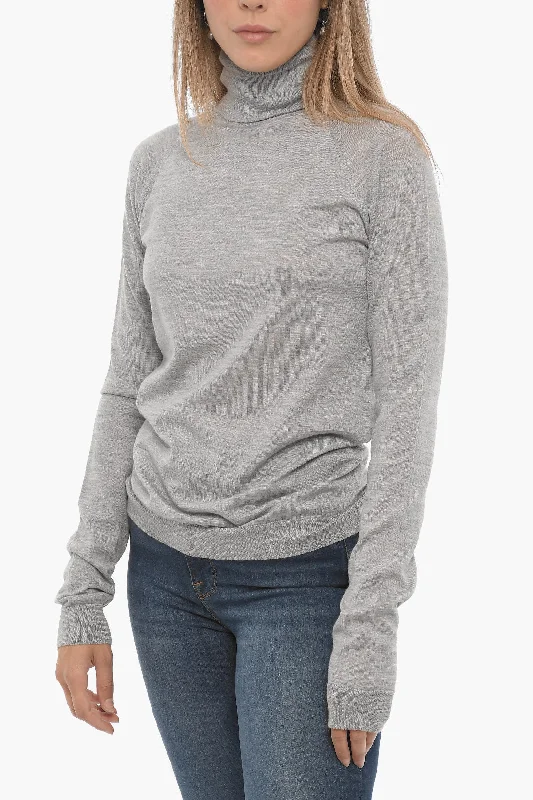 Edgy Fashion Armarium Virgin Wool Silk and Cashmere Turtle-neck Sweater