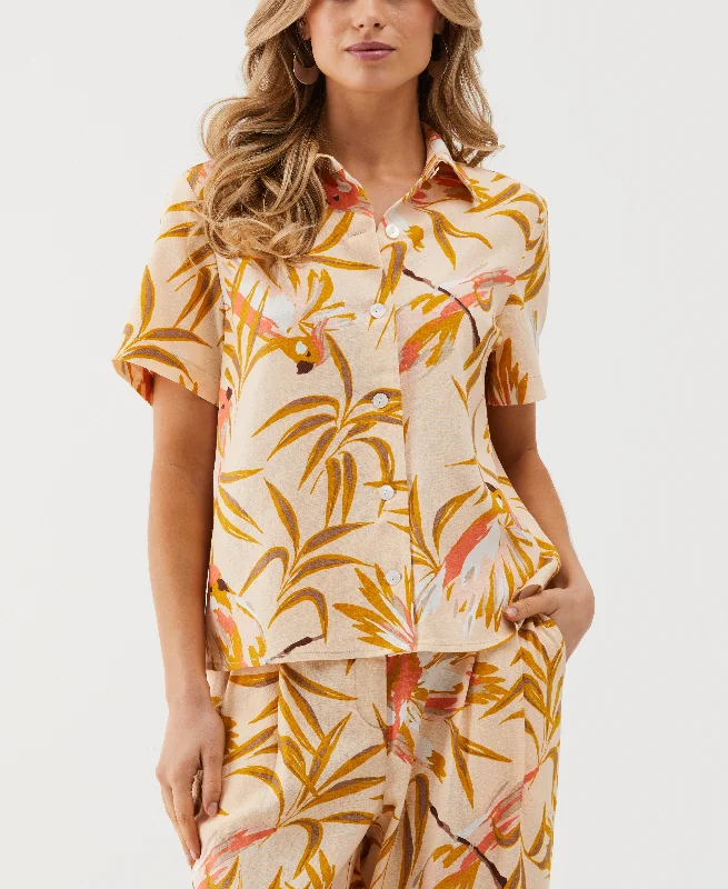 Step Ahead, Lead The Trend Petite Paradise Print Linen Blend Pleated Back Top